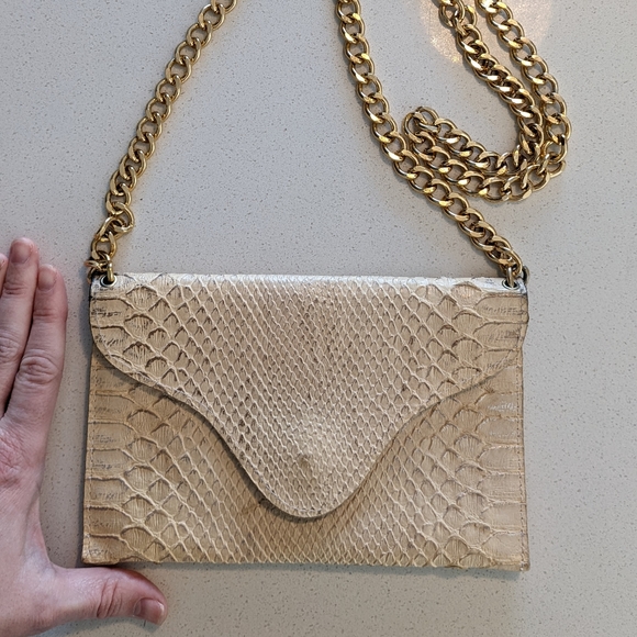 JJ Winters Miley Crossbody - Picture 2 of 6